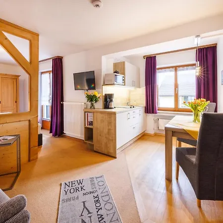 公寓 Gaestehaus Wolfgang Inkl. Chiemgaukarte 鲁波尔丁